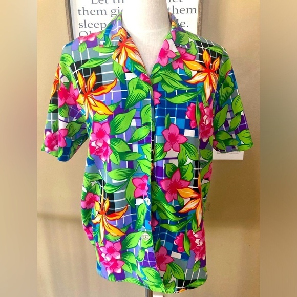 Teddi Tops - Vintage Teddi hawaiian button down womens M or mens XS shirt floral aloha